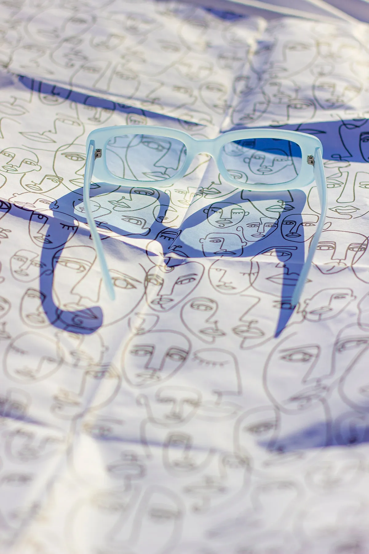 Rounded Rectangle 90s Look Sunglasses