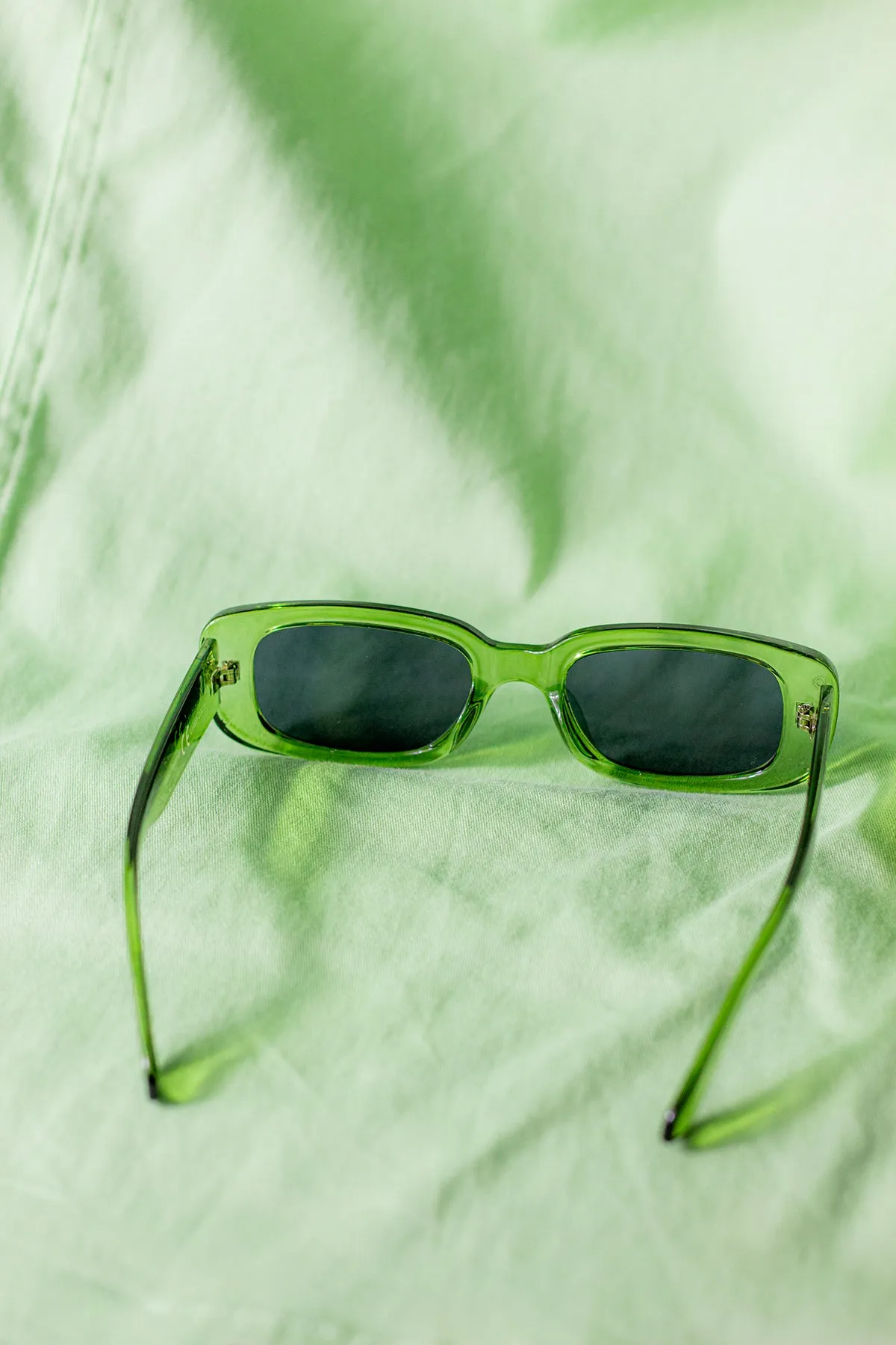 Rounded Rectangle 90s Look Sunglasses