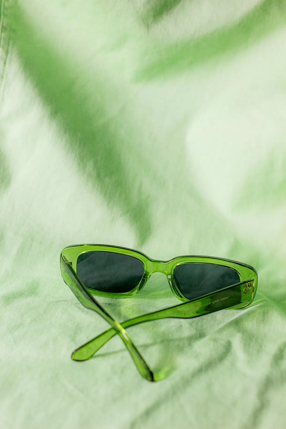 Rounded Rectangle 90s Look Sunglasses