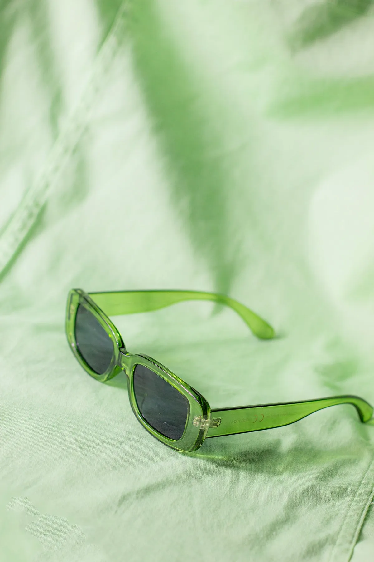 Rounded Rectangle 90s Look Sunglasses