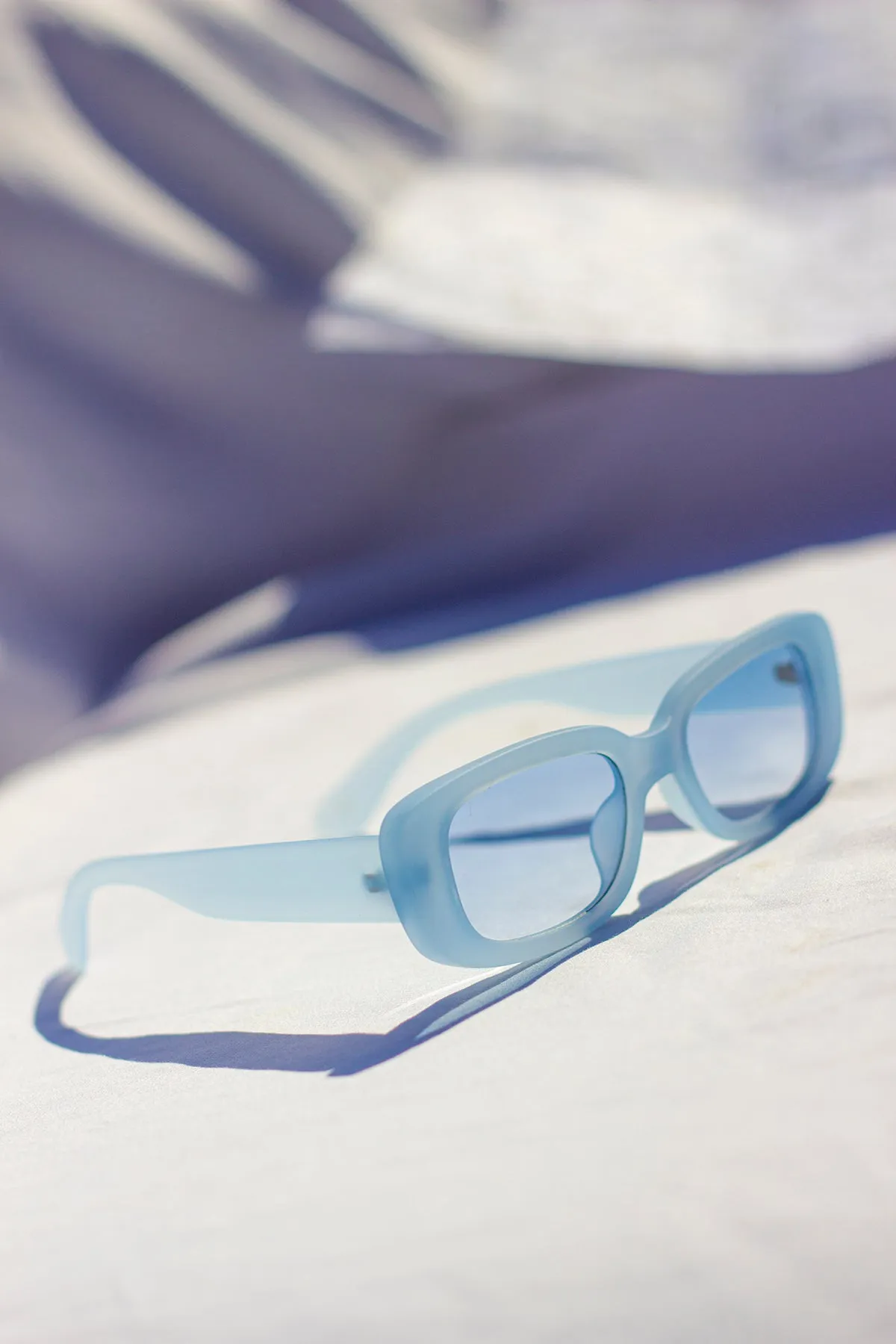 Rounded Rectangle 90s Look Sunglasses