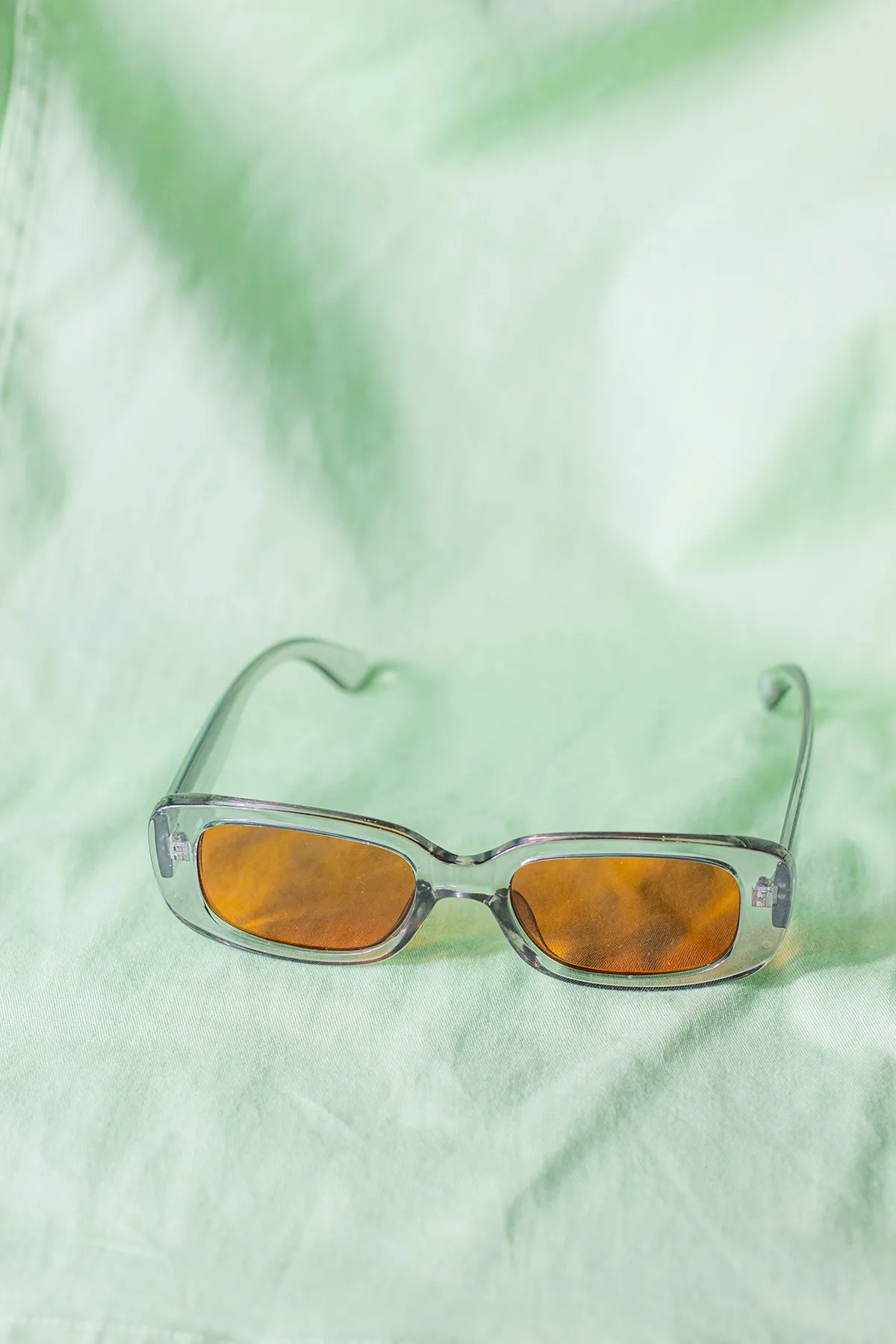 Rounded Rectangle 90s Look Sunglasses