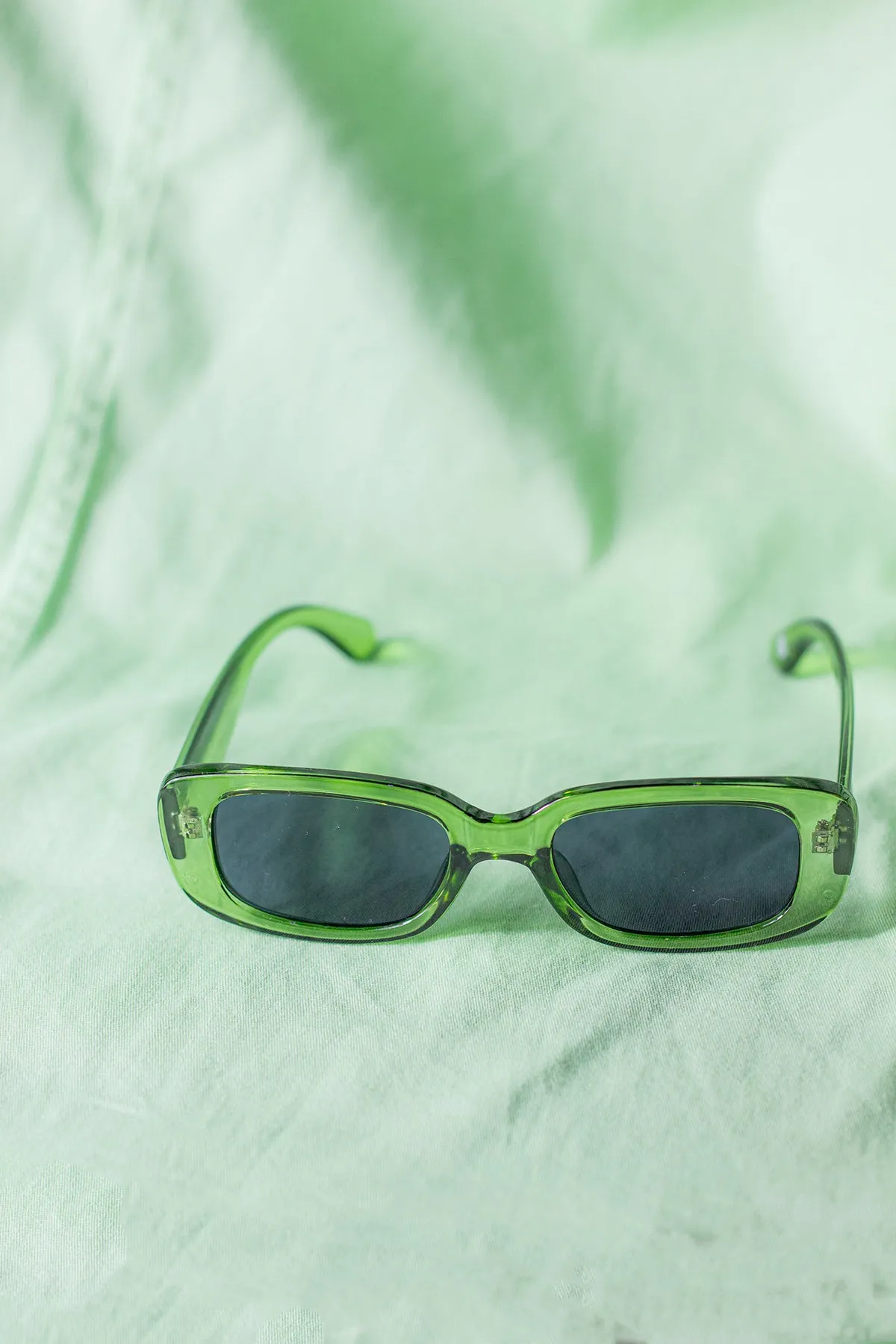 Rounded Rectangle 90s Look Sunglasses