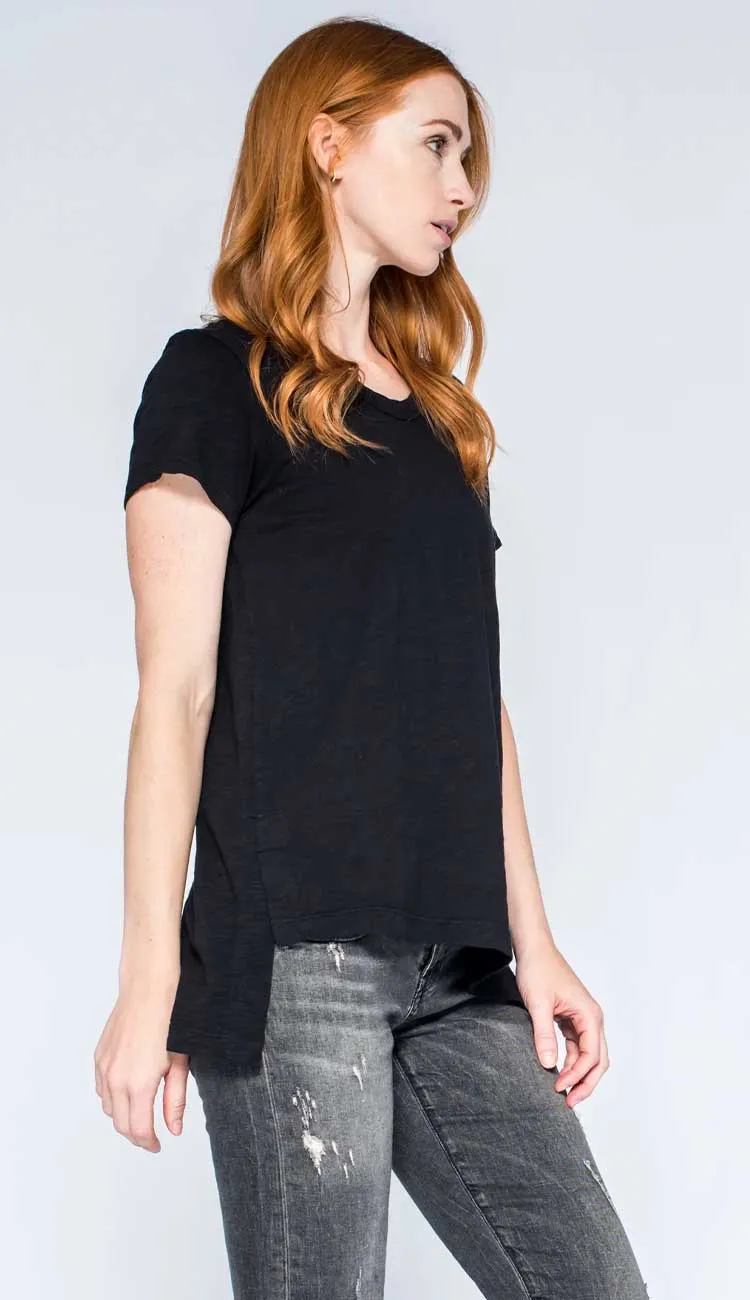 Shrunken Scoopy Neck Tee Double Slit Hem