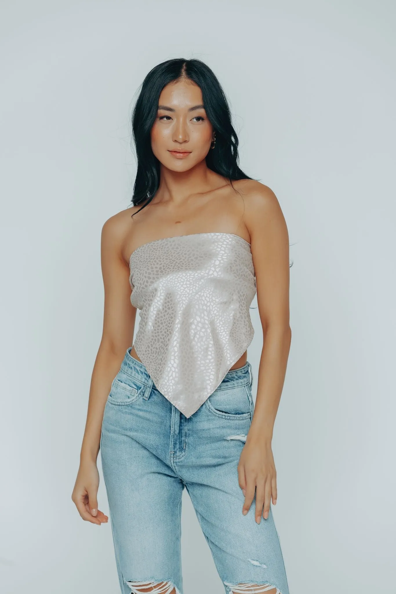 Subtle Move Top