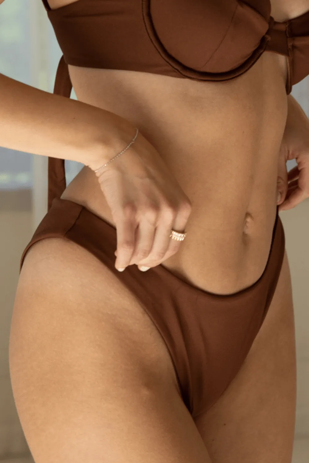 The Sleek Scrunch Bottoms - Espresso