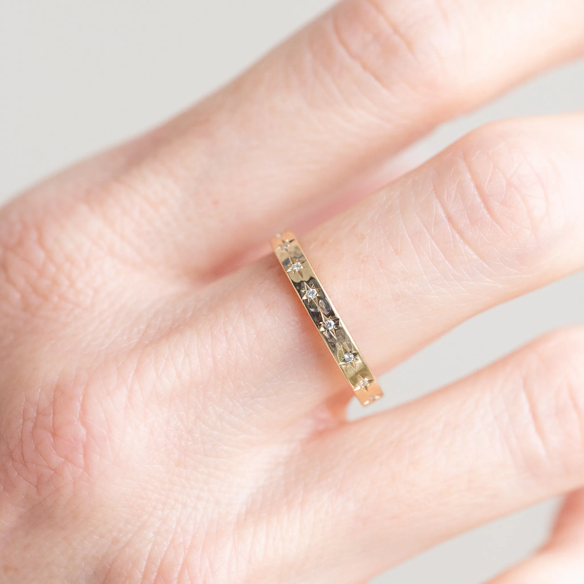 The Thin Etoile Ring