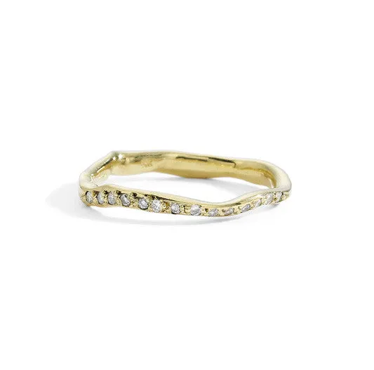 thick wavy diamond band