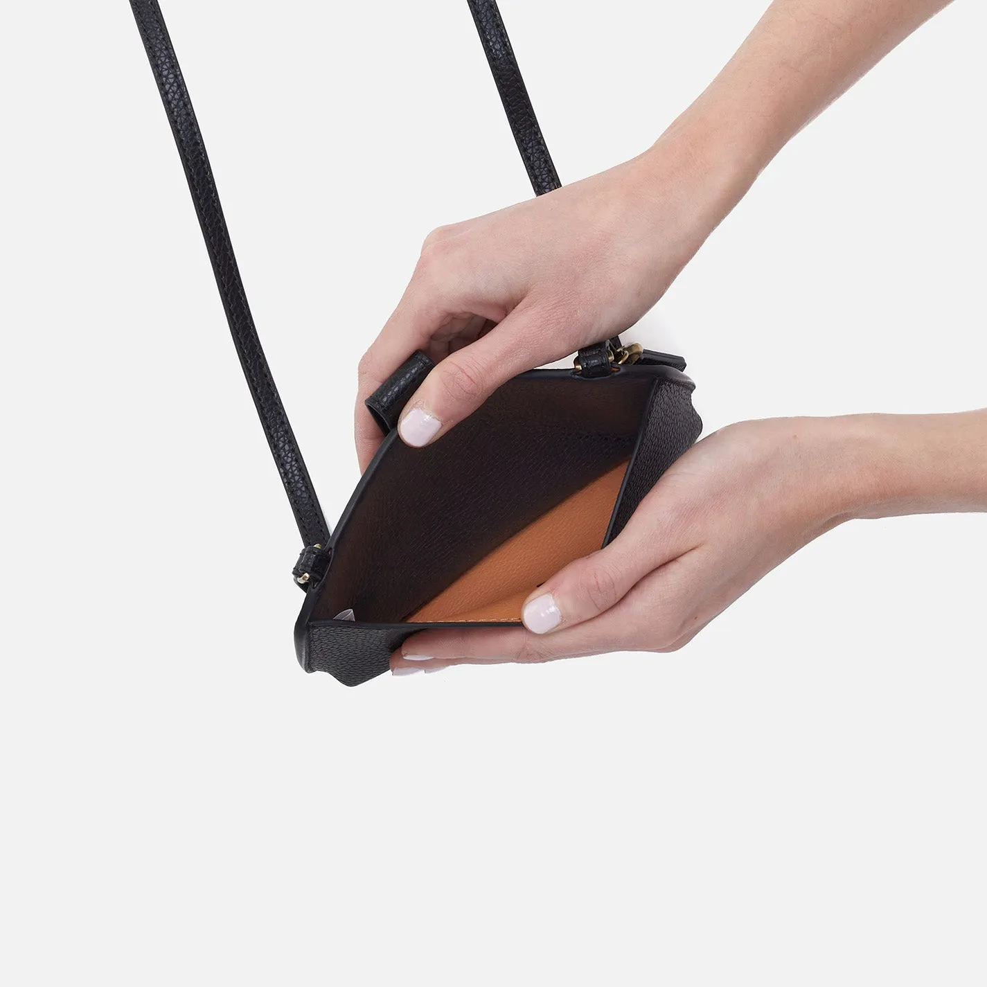Vida Phone Crossbody in Micro Pebbled Leather - Black