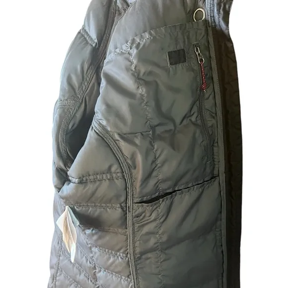 Woolrich size medium down quilted long winter Parka w/ hidden hood black zipper