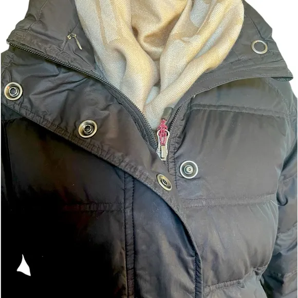 Woolrich size medium down quilted long winter Parka w/ hidden hood black zipper